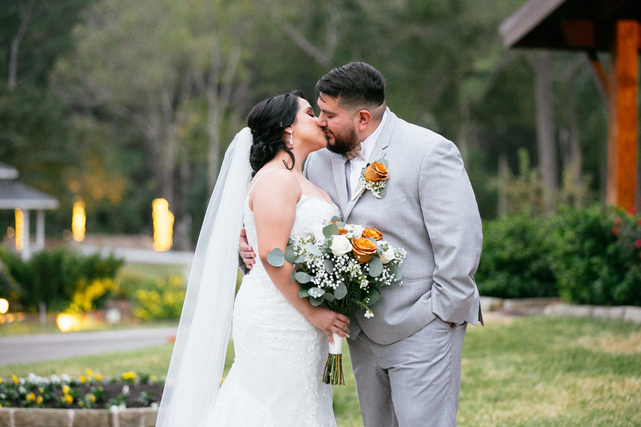 The Lodge at Country Inn Cottages Austin Wedding Photographer Videographer